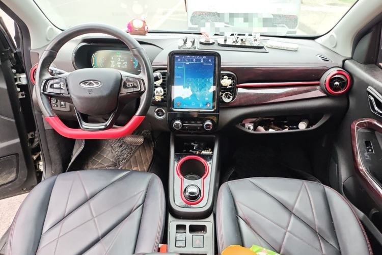 Used Chery QQ Little Ant 2022 Sweet Pink Edition Half-Sugar Version Lithium Iron Phosphate 30 kW 301 km Center Console