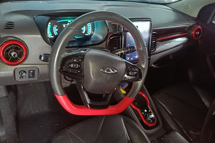 Used Chery QQ Little Ant 2022 Revised Version Sweet Pink Edition Half-Sugar Version Lithium Iron Phosphate 30.7 kWh 30 kW 301 km Center Console