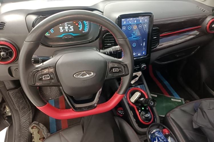 Used Chery QQ Little Ant 2022 Revised Version Sweet Pink Edition Half-Sugar Version Lithium Iron Phosphate 30.7 kWh 30 kW 301 km Center Console