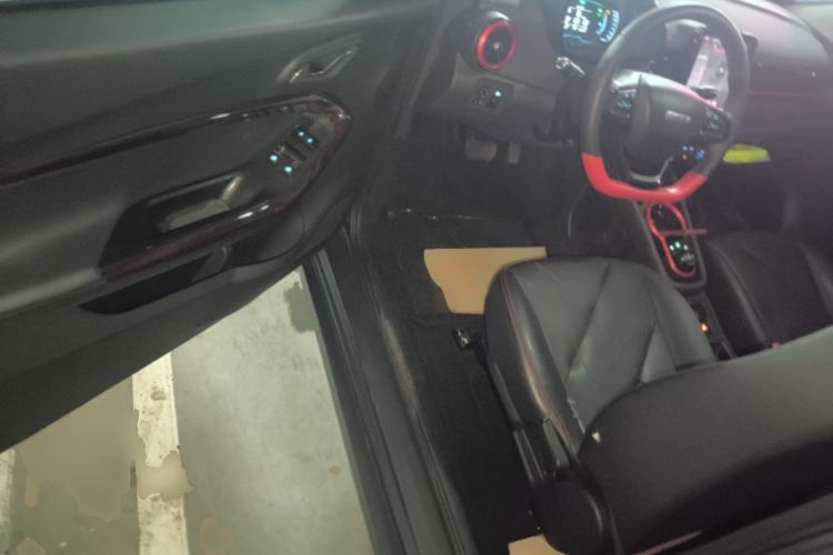 Used Chery QQ Little Ant 2022 Restyled Version Sweet Pink Edition Half-Sugar Version 30.6 kWh 30 kW 301 km Driver Seat
