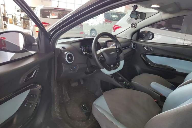 Used Chery QQ Little Ant 2022 Sweet Pink Edition Half-Sugar Version 3-Cell Lithium 30kW 301km Driver Seat