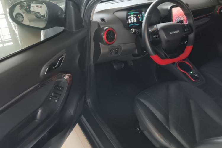 Used Chery QQ Little Ant 2022 Restyled Version Sweet Pink Edition Half-Sugar Version 30.6 kWh 30 kW 301 km Driver Seat