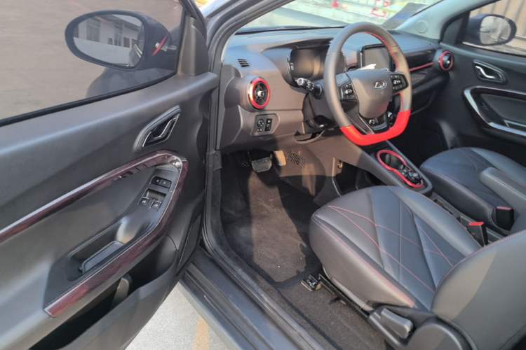 Used Chery QQ Little Ant 2022 Sweet Pink Edition Half-Sugar Version Lithium Iron Phosphate 29.2 kWh 30 kW 301 km Driver Seat