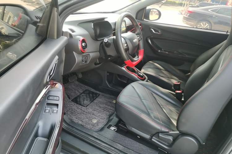 Used Chery QQ Little Ant 2022 Sweet Pink Edition Half-Sugar Version Lithium Iron Phosphate 30 kW 301 km Driver Seat