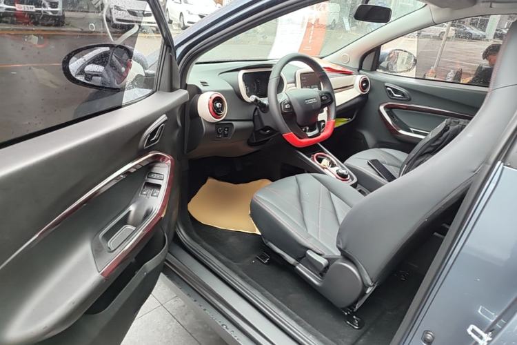 Used Chery QQ Little Ant 2022 Revised Version Sweet Pink Edition Half-Sugar Version Lithium Iron Phosphate 30.7 kWh 30 kW 301 km Driver Seat