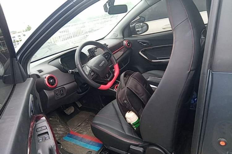 Used Chery QQ Little Ant 2022 Sweet Pink Edition Half-Sugar Version Lithium Iron Phosphate 30 kW 301 km Driver Seat