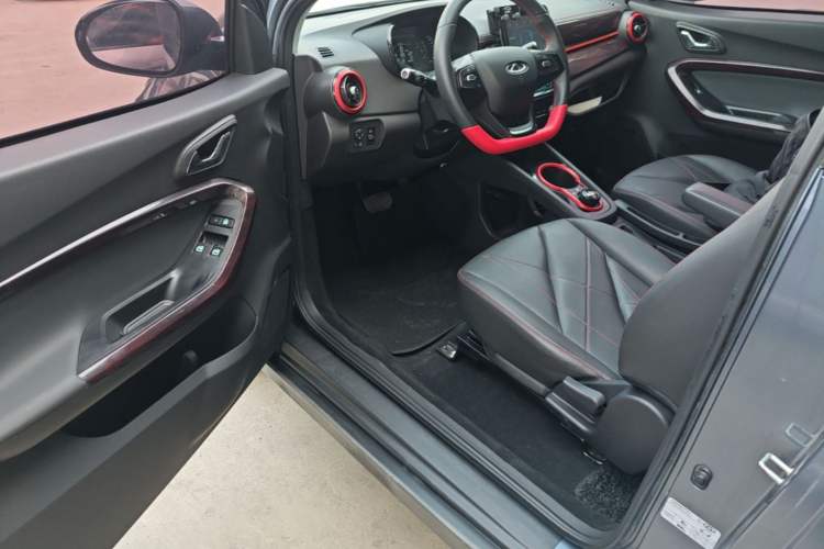 Used Chery QQ Little Ant 2022 Revised Version Sweet Pink Edition Half-Sugar Version Lithium Iron Phosphate 30.7 kWh 30 kW 301 km Driver Seat