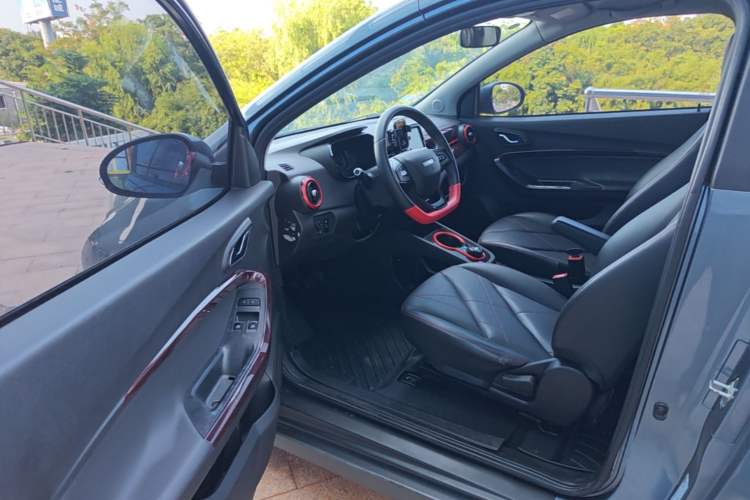 Used Chery QQ Little Ant 2022 Sweet Pink Edition Half-Sugar Version 3-Cell Lithium 30kW 301km Driver Seat