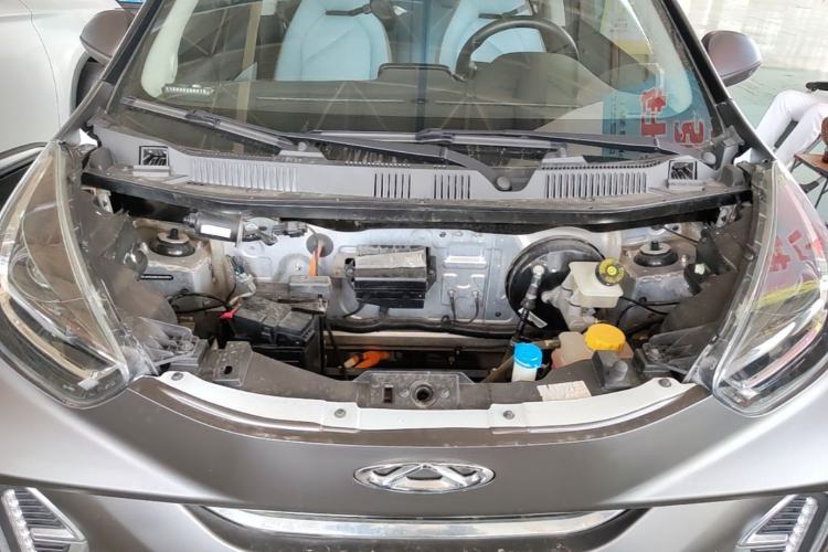 Used Chery QQ Little Ant 2022 Sweet Pink Edition Half-Sugar Version 3-Cell Lithium 30kW 301km Engine Bay
