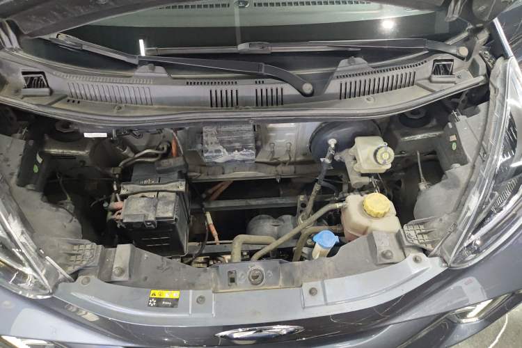 Used Chery QQ Little Ant 2022 Sweet Pink Edition Half-Sugar Version 3-Cell Lithium 30kW 301km Engine Bay