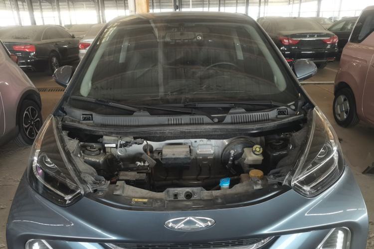 Used Chery QQ Little Ant 2022 Revised Version Sweet Pink Edition Half-Sugar Version Lithium Iron Phosphate 30.7 kWh 30 kW 301 km Engine Bay