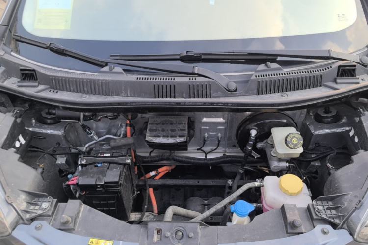 Used Chery QQ Little Ant 2022 Sweet Pink Edition Half-Sugar Version Lithium Iron Phosphate 29.2 kWh 30 kW 301 km Engine Bay