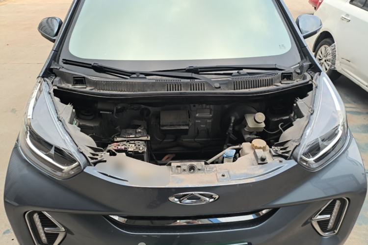 Used Chery QQ Little Ant 2022 Sweet Pink Edition Half-Sugar Version Lithium Iron Phosphate 29.2 kWh 30 kW 301 km Engine Bay