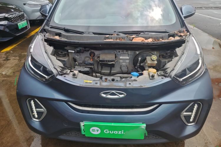 Used Chery QQ Little Ant 2022 Revised Version Sweet Pink Edition Half-Sugar Version Lithium Iron Phosphate 30.7 kWh 30 kW 301 km Engine Bay