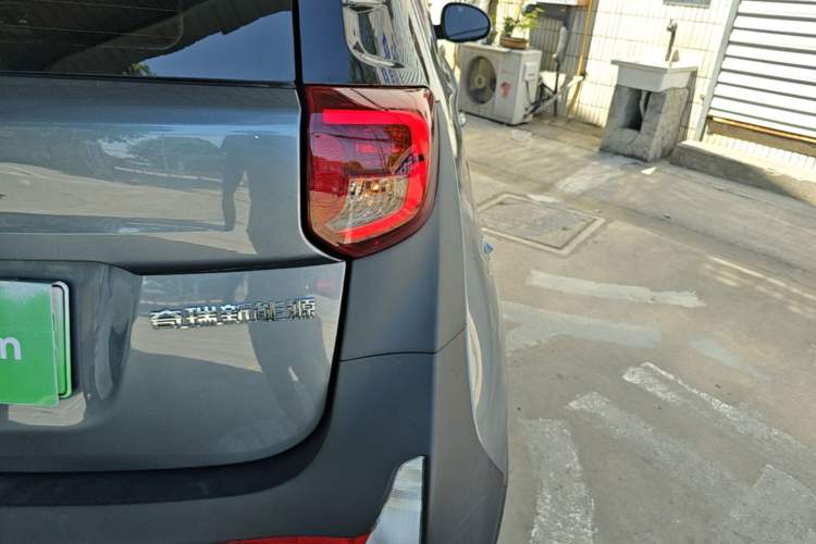 Used Chery QQ Little Ant 2022 Revised Version Sweet Pink Edition Half-Sugar Version Lithium Iron Phosphate 30.7 kWh 30 kW 301 km Exterior 1