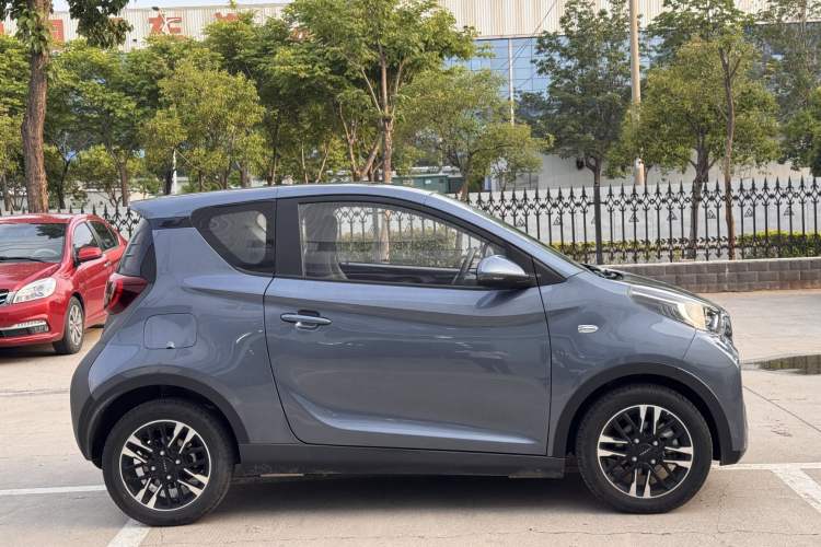 Used Chery QQ Little Ant 2022 Sweet Pink Edition Half-Sugar Version 3-Cell Lithium 30kW 301km Exterior 2
