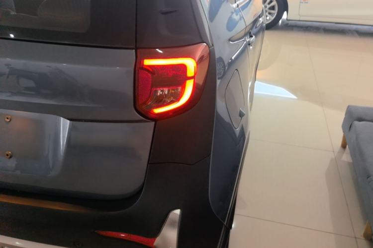 Used Chery QQ Little Ant 2022 Revised Version Sweet Pink Edition Half-Sugar Version Lithium Iron Phosphate 30.7 kWh 30 kW 301 km Exterior 3