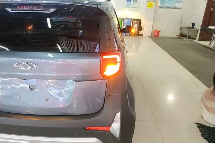 Used Chery QQ Little Ant 2022 Restyled Version Sweet Pink Edition Half-Sugar Version 28.8 kWh 30 kW 301 km Exterior 3