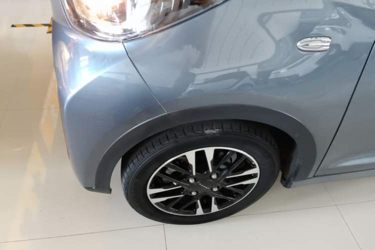 Used Chery QQ Little Ant 2022 Restyled Version Sweet Pink Edition Half-Sugar Version 30.6 kWh 30 kW 301 km Exterior 4