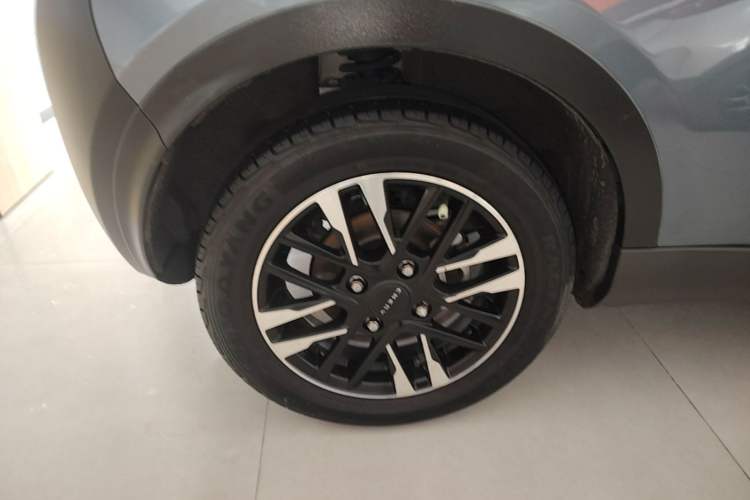 Used Chery QQ Little Ant 2022 Revised Version Sweet Pink Edition Half-Sugar Version Lithium Iron Phosphate 30.7 kWh 30 kW 301 km Exterior 5