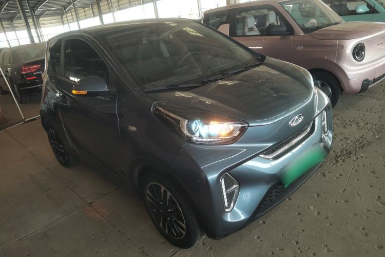 Used Chery QQ Little Ant 2022 Revised Version Sweet Pink Edition Half-Sugar Version Lithium Iron Phosphate 30.7 kWh 30 kW 301 km Front Right 45 Deg