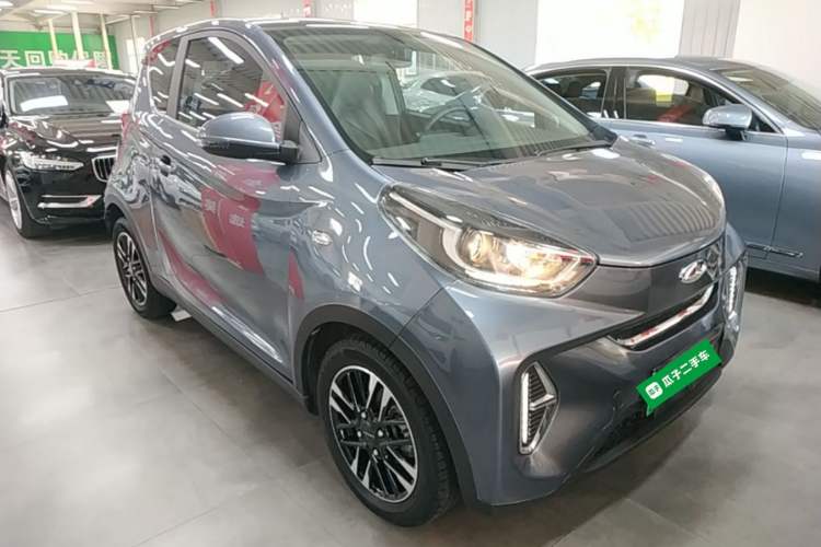 Used Chery QQ Little Ant 2022 Sweet Pink Edition Half-Sugar Version 3-Cell Lithium 30kW 301km Front Right 45 Deg