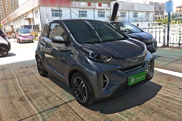 Used Chery QQ Little Ant 2022 Revised Version Sweet Pink Edition Half-Sugar Version Lithium Iron Phosphate 30.7 kWh 30 kW 301 km Front Right 45 Deg