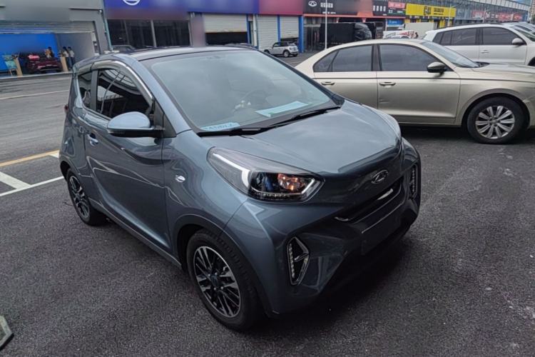 Used Chery QQ Little Ant 2022 Revised Version Sweet Pink Edition Half-Sugar Version Lithium Iron Phosphate 30.7 kWh 30 kW 301 km Front Right 45 Deg