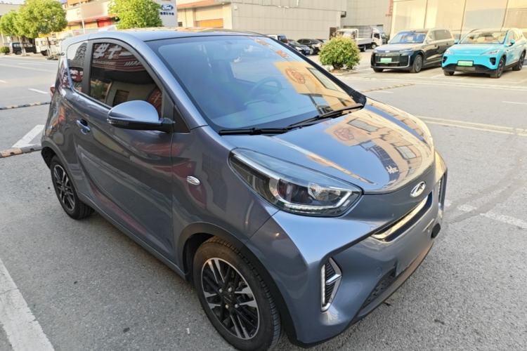 Used Chery QQ Little Ant 2022 Revised Version Sweet Pink Edition Half-Sugar Version Lithium Iron Phosphate 30.7 kWh 30 kW 301 km Front Right 45 Deg