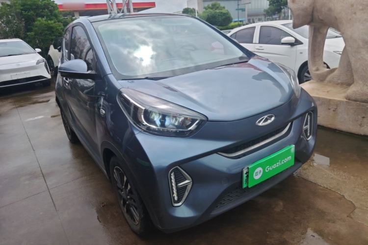 Used Chery QQ Little Ant 2022 Revised Version Sweet Pink Edition Half-Sugar Version Lithium Iron Phosphate 30.7 kWh 30 kW 301 km Front Right 45 Deg