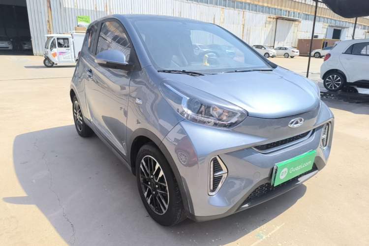Used Chery QQ Little Ant 2022 Restyled Version Sweet Pink Edition Half-Sugar Version 28.8 kWh 30 kW 301 km Front Right 45 Deg