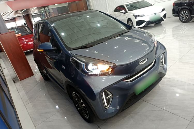Used Chery QQ Little Ant 2022 Revised Version Sweet Pink Edition Half-Sugar Version Lithium Iron Phosphate 30.7 kWh 30 kW 301 km Front Right 45 Deg