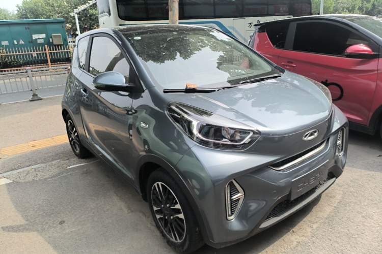 Used Chery QQ Little Ant 2022 Sweet Pink Edition Half-Sugar Version 3-Cell Lithium 30kW 301km Front Right 45 Deg