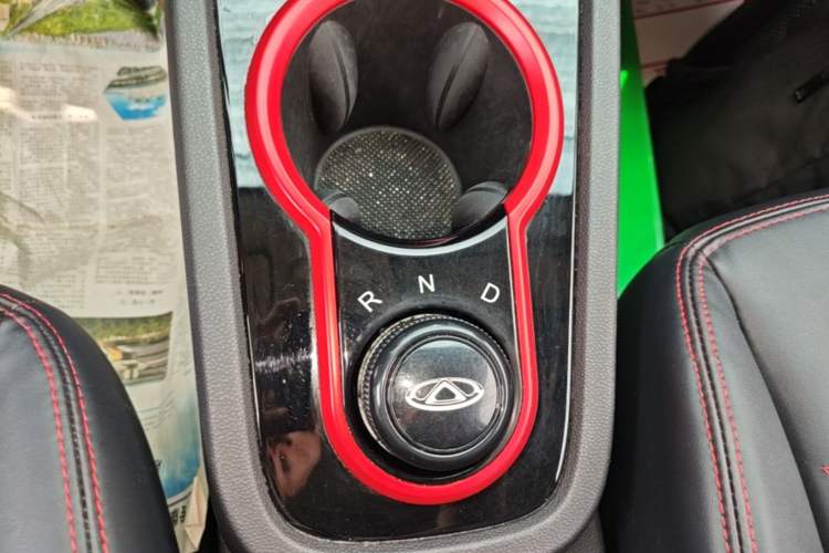 Used Chery QQ Little Ant 2022 Sweet Pink Edition Half-Sugar Version Lithium Iron Phosphate 30 kW 301 km Gear Lever