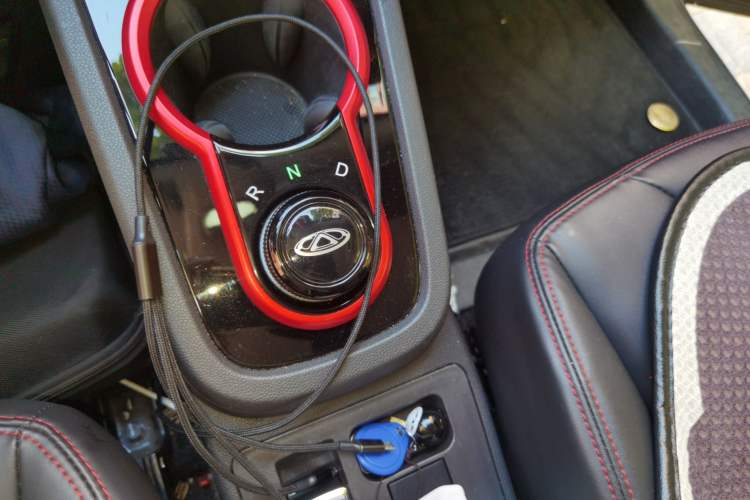 Used Chery QQ Little Ant 2022 Revised Version Sweet Pink Edition Half-Sugar Version Lithium Iron Phosphate 30.7 kWh 30 kW 301 km Gear Lever