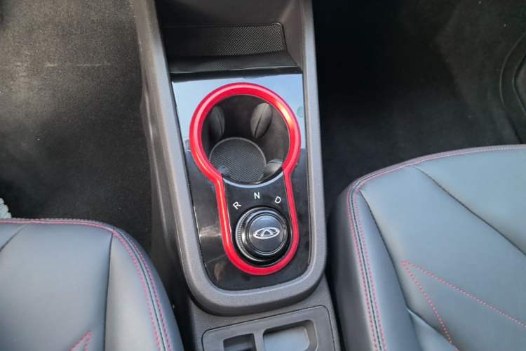 Used Chery QQ Little Ant 2022 Sweet Pink Edition Half-Sugar Version Lithium Iron Phosphate 29.2 kWh 30 kW 301 km Gear Lever