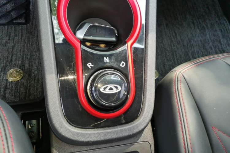 Used Chery QQ Little Ant 2022 Sweet Pink Edition Half-Sugar Version Lithium Iron Phosphate 30 kW 301 km Gear Lever