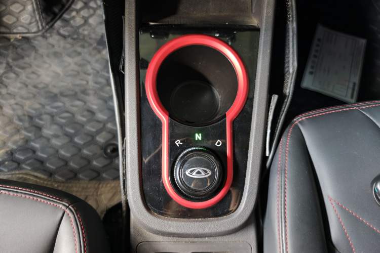 Used Chery QQ Little Ant 2022 Sweet Pink Edition Full-Sugar Version Lithium Iron Phosphate 30 kW 301 km Gear Lever