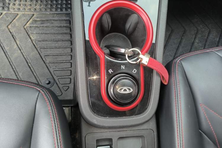 Used Chery QQ Little Ant 2022 Sweet Pink Edition Half-Sugar Version Lithium Iron Phosphate 29.2 kWh 30 kW 301 km Gear Lever