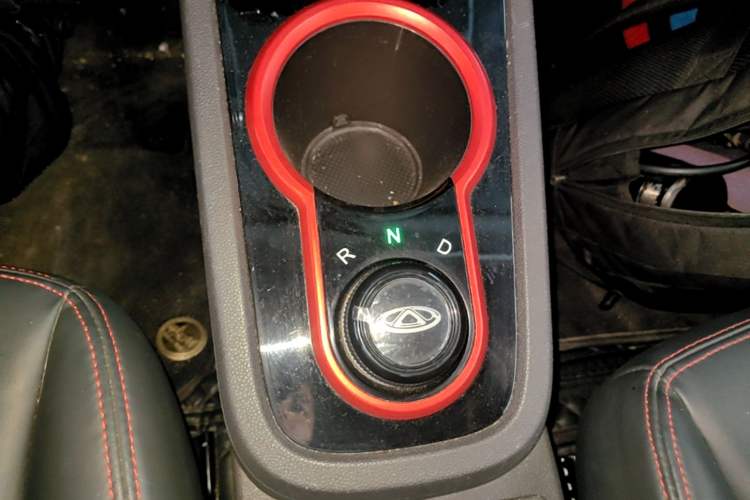 Used Chery QQ Little Ant 2022 Sweet Pink Edition Half-Sugar Version 3-Cell Lithium 30kW 301km Gear Lever