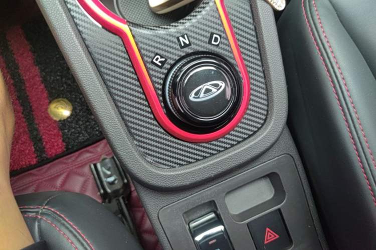 Used Chery QQ Little Ant 2022 Revised Version Sweet Pink Edition Half-Sugar Version Lithium Iron Phosphate 30.7 kWh 30 kW 301 km Gear Lever