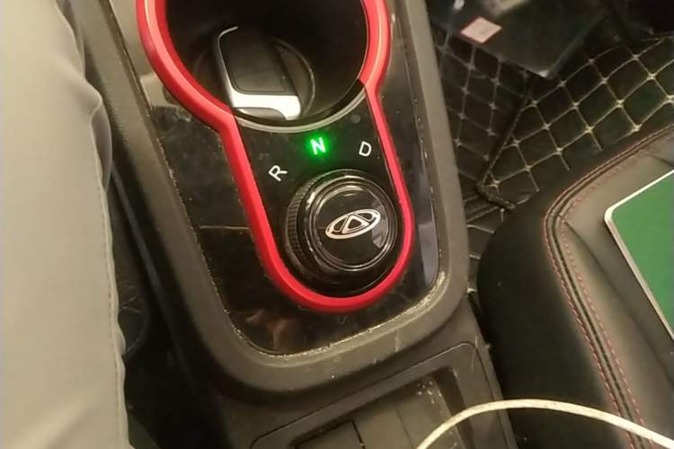 Used Chery QQ Little Ant 2022 Sweet Pink Edition Low-Sugar Version 30kW 301km Range Gear Lever