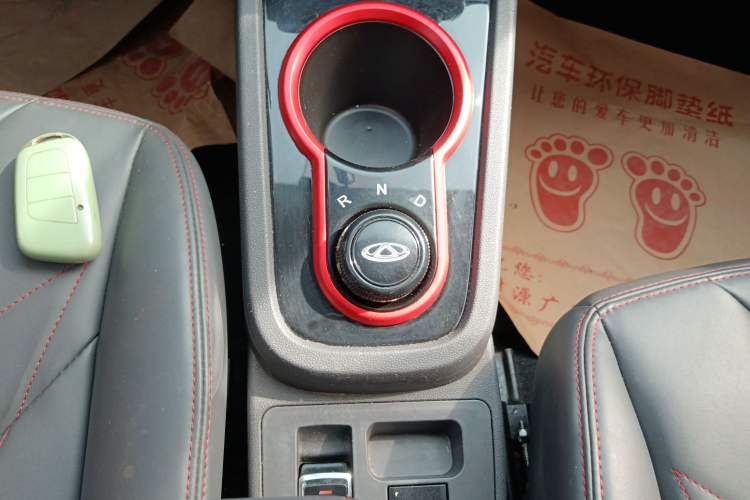 Used Chery QQ Little Ant 2022 Sweet Pink Edition Half-Sugar Version Lithium Iron Phosphate 30 kW 301 km Gear Lever