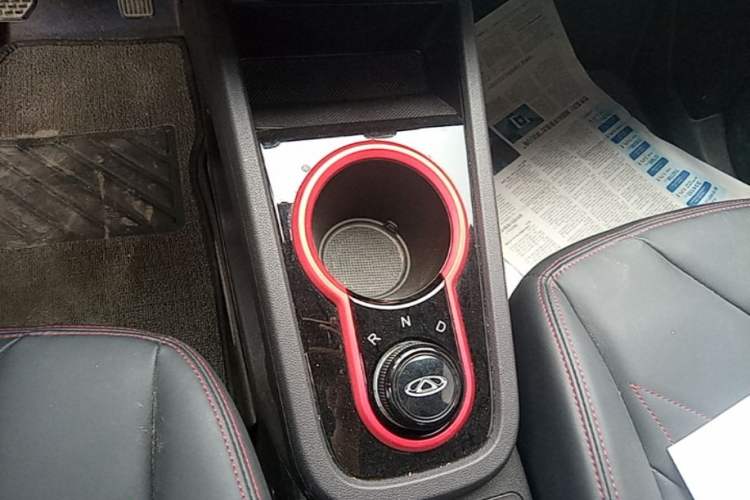 Used Chery QQ Little Ant 2022 Sweet Pink Edition Half-Sugar Version Lithium Iron Phosphate 30 kW 301 km Gear Lever