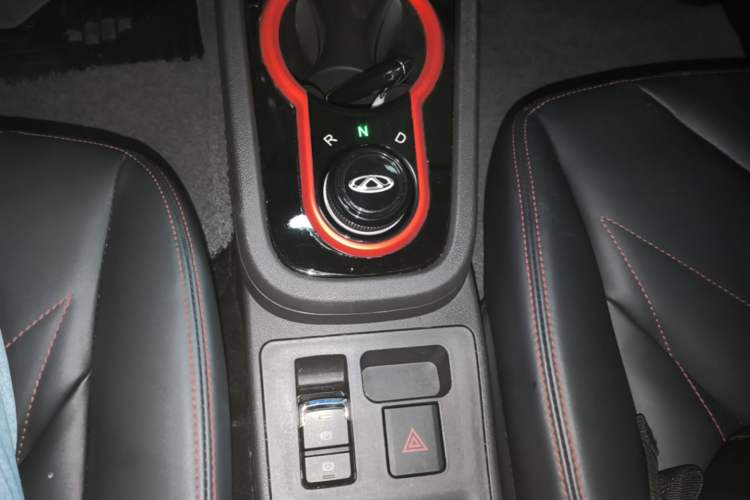 Used Chery QQ Little Ant 2022 Sweet Pink Edition Half-Sugar Version Lithium Iron Phosphate 29.2 kWh 30 kW 301 km Gear Lever