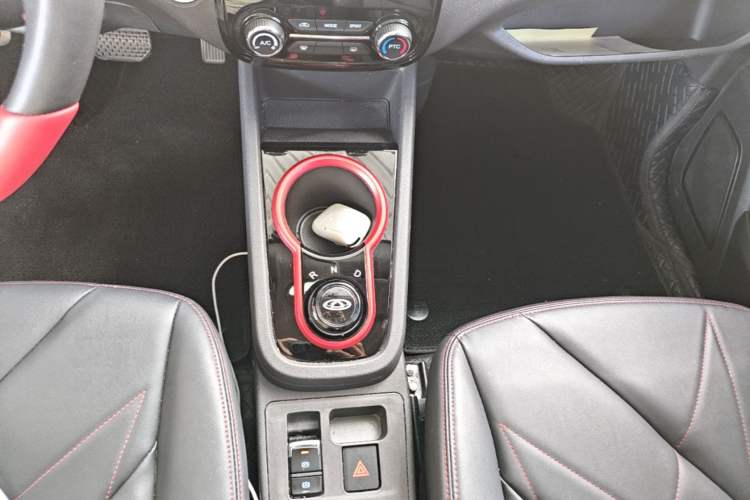 Used Chery QQ Little Ant 2022 Revised Version Sweet Pink Edition Half-Sugar Version Lithium Iron Phosphate 30.7 kWh 30 kW 301 km Gear Lever