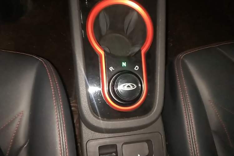 Used Chery QQ Little Ant 2022 Restyled Version Sweet Pink Edition Half-Sugar Version 28.8 kWh 30 kW 301 km Gear Lever