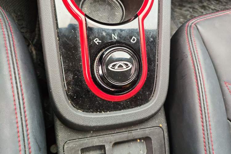 Used Chery QQ Little Ant 2022 Sweet Pink Edition Half-Sugar Version Lithium Iron Phosphate 30 kW 301 km Gear Lever