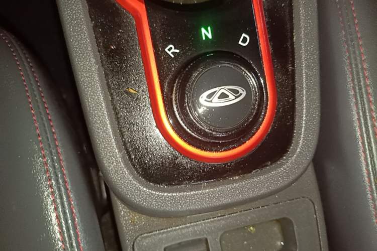 Used Chery QQ Little Ant 2022 Revised Version Sweet Pink Edition Half-Sugar Version Lithium Iron Phosphate 30.7 kWh 30 kW 301 km Gear Lever