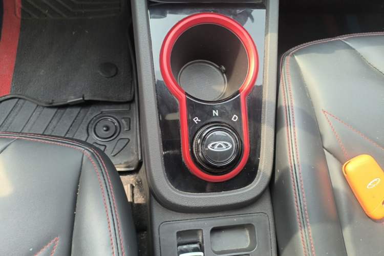 Used Chery QQ Little Ant 2022 Sweet Pink Edition Half-Sugar Version 3-Cell Lithium 30kW 301km Gear Lever